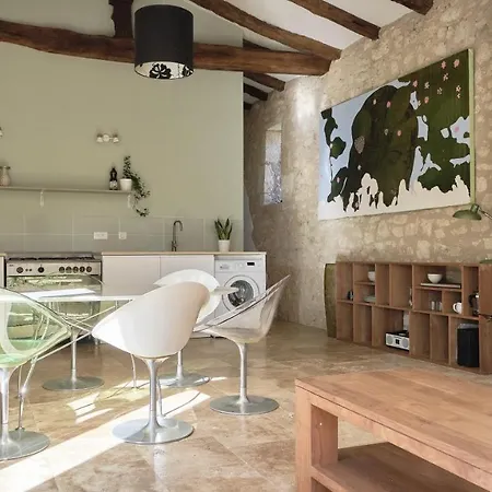 Chateau De Puissentut Couette-café *