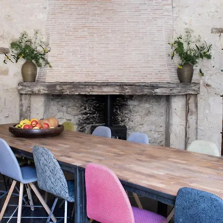 Chateau De Puissentut Couette-café *