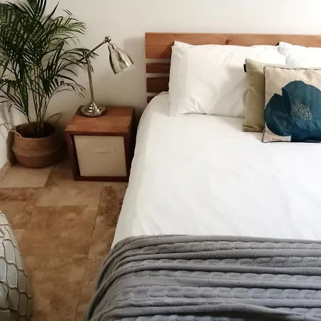 Chateau De Puissentut Bed & Breakfast